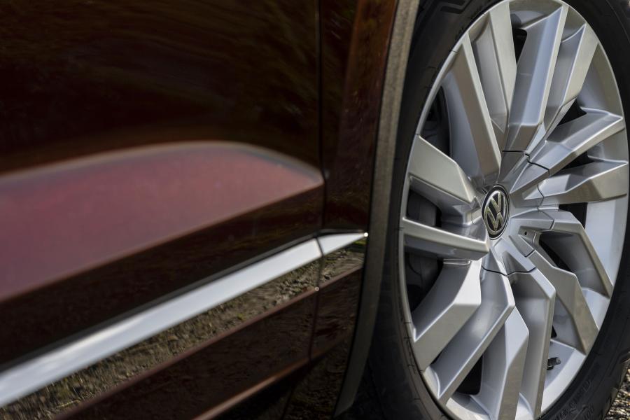 Детали экстерьера Volkswagen Touareg V6 TDI 2018 года  (UK) (фото 6 из 33)